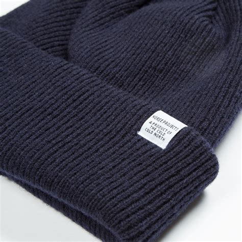 norse projects beanie navy.